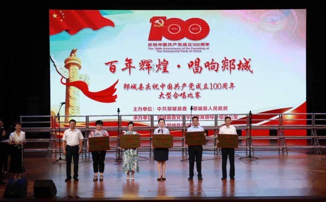 鹿晗素颜踢球被偶遇,近况反差太明显,与女友关晓彤处境对调